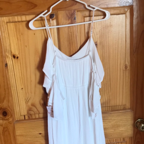 🆕 White Ruffle Dress - Picture 4 of 5